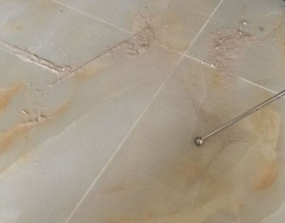 高昌瓷砖空鼓维修公司分享粘合剂选择不当在瓷砖铺贴过程中可能导致以下问题